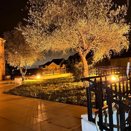 Magnifique Maison Situee A 14 Km De La Tour Eiffel Villa